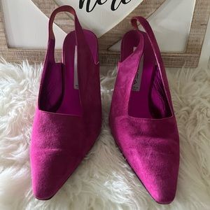 Gently used, fuchsia pumps.